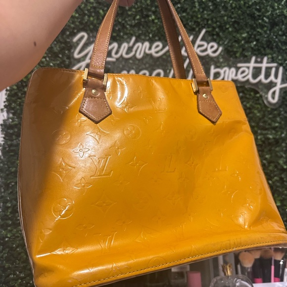 Authentic Vernis LV Bag - Picture 2 of 6